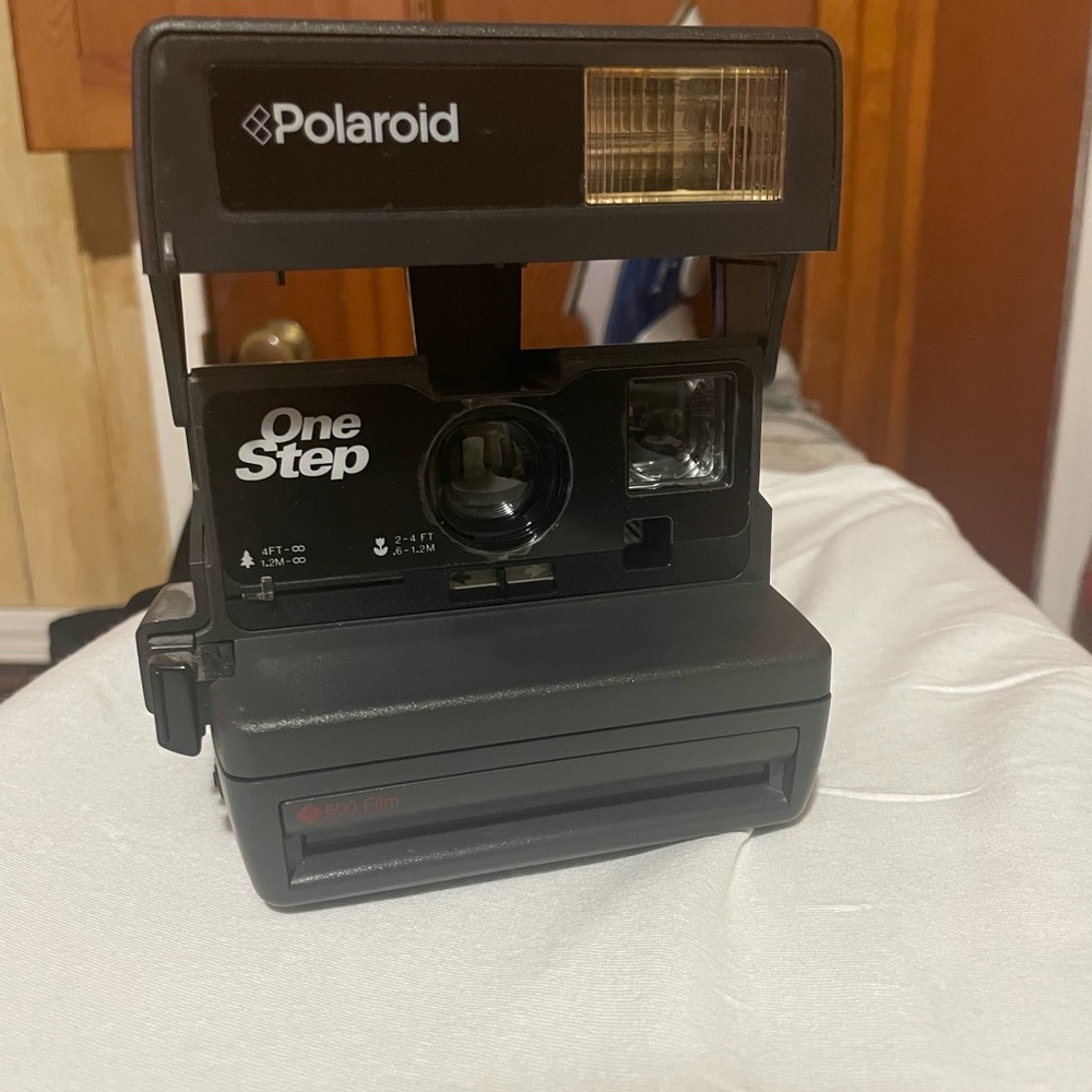 Vintage Polaroid One Step Instant Camera Uses 600 Film UNTESTED